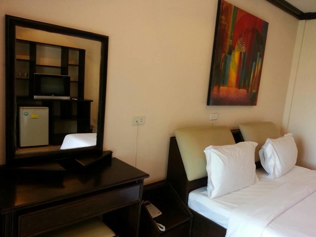 Safe House Hostel Patong Room photo