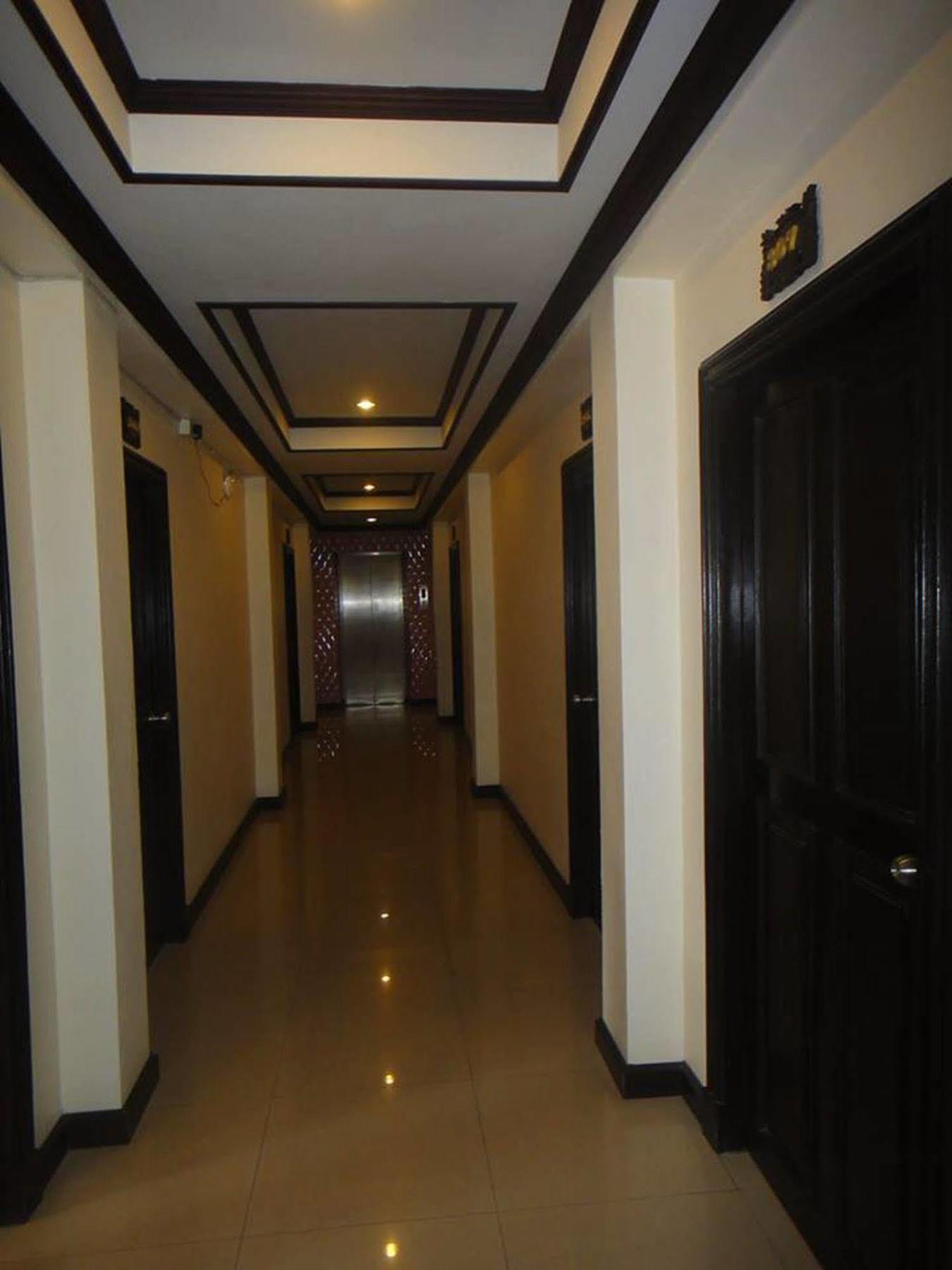 Safe House Hostel Patong Exterior photo